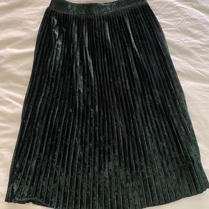 Green velvet pleated midi skirt